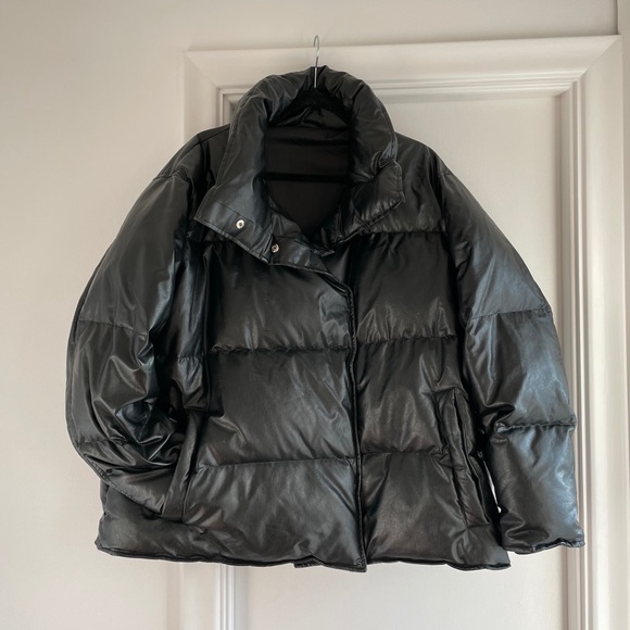 Oversize Hip Length Black Leather Puffer Jacket - Picture 8 of 13